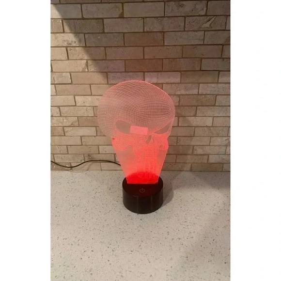 PUNISHER 3D LED Color Changing Lamp new bm - Picture 1 of 11